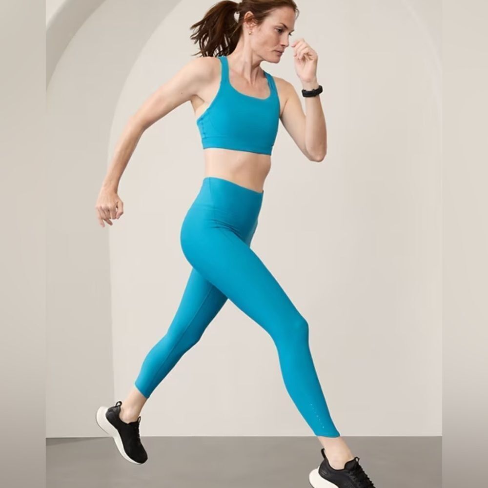 NWT New ATHLETA Pacesetter 7/8 High Rise Tight Legging Teal Blue M